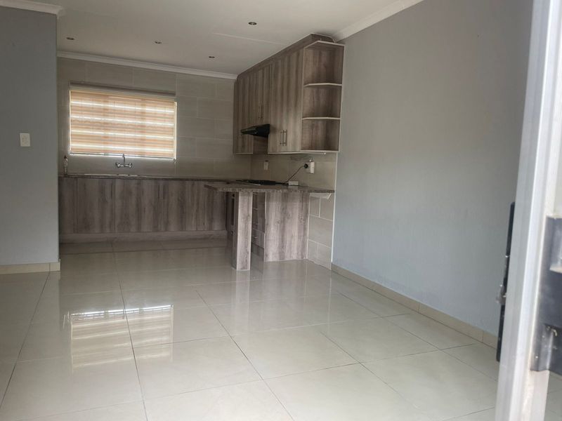 STYLISH 3 BEDROOM  IN JERICHO COMPLEX, TO RENT  24 HOURS SECURITY  - Photo 4