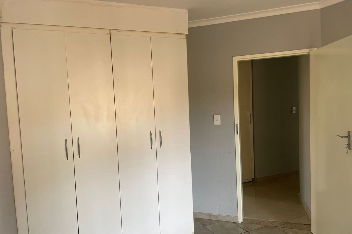 STYLISH 3 BEDROOM  IN JERICHO COMPLEX, TO RENT  24 HOURS SECURITY  - Photo 4