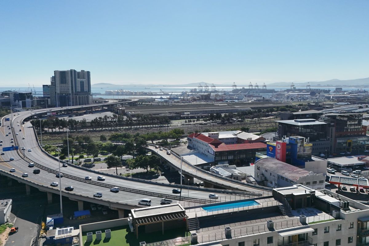 7th floor view of Table Mountain from Chapel Towers - Photo 5