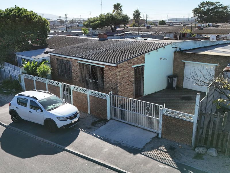 4 Bedroom Gem in Bonteheuwel - Photo 9