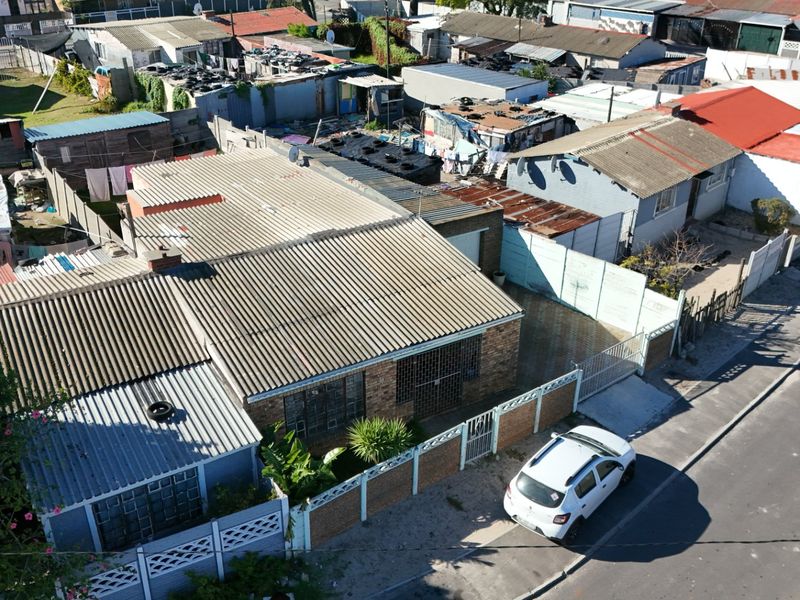 4 Bedroom Gem in Bonteheuwel - Photo 8