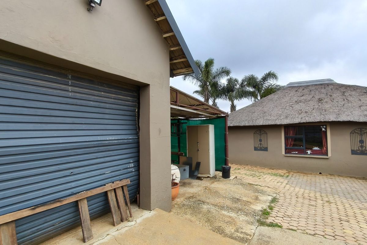 Charming Mindalore Home with Braai and Fibre - Photo 2