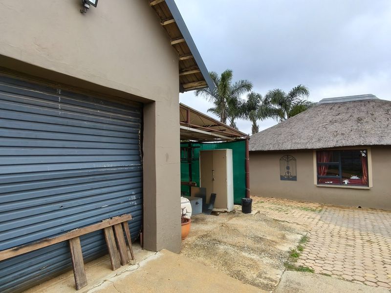 Charming Mindalore Home with Braai and Fibre - Photo 2
