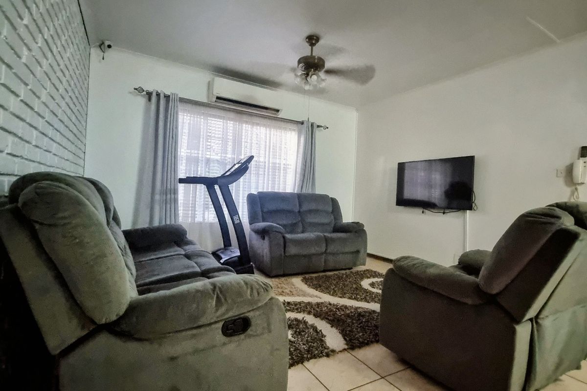 Smart Townhouse Living in Arcon Park - Photo 5