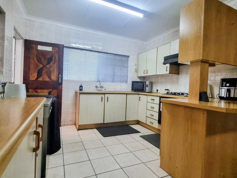 Smart Townhouse Living in Arcon Park - Photo 9