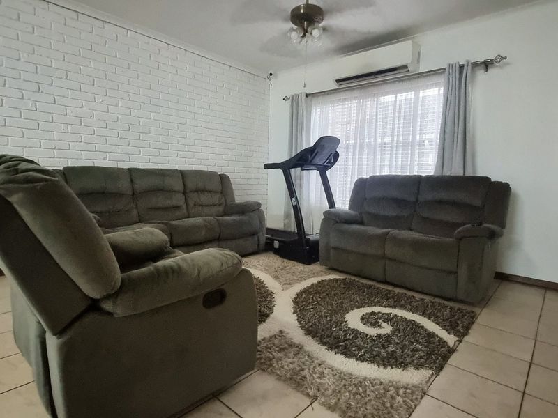 Smart Townhouse Living in Arcon Park - Photo 7
