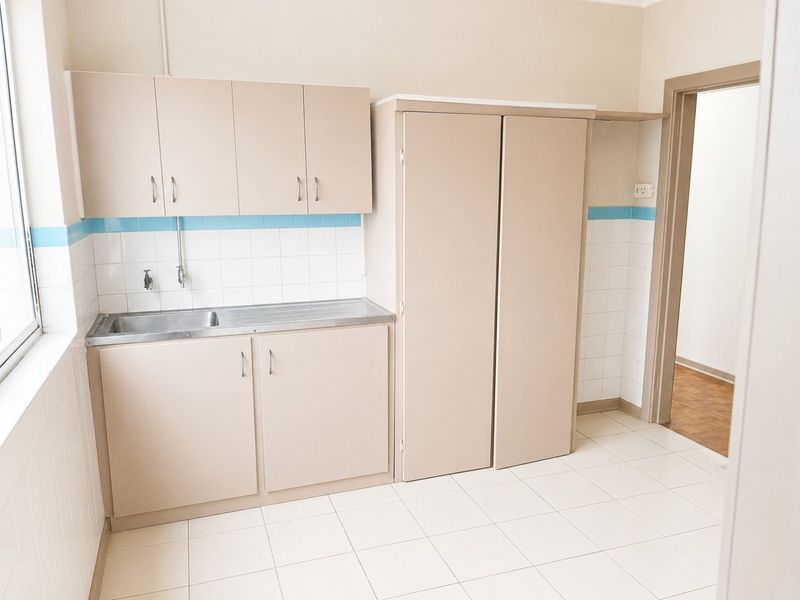 2 Bedroom Apartment with Sea Views and Secure Parking - Photo 3