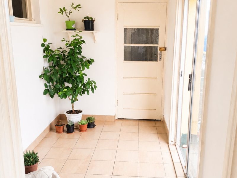 2 Bedroom Flat with Balcony on Marine Drive - Photo 2