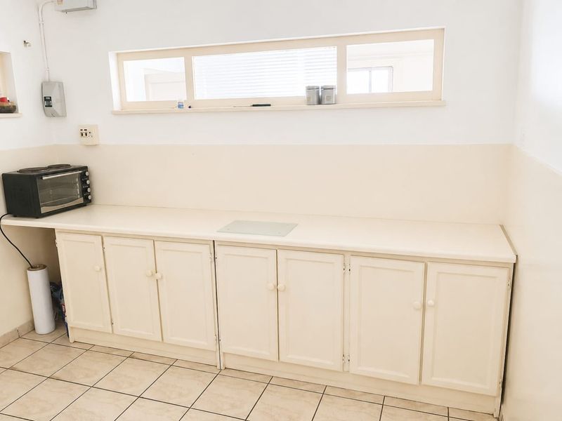 2 Bedroom Flat with Balcony on Marine Drive - Photo 6