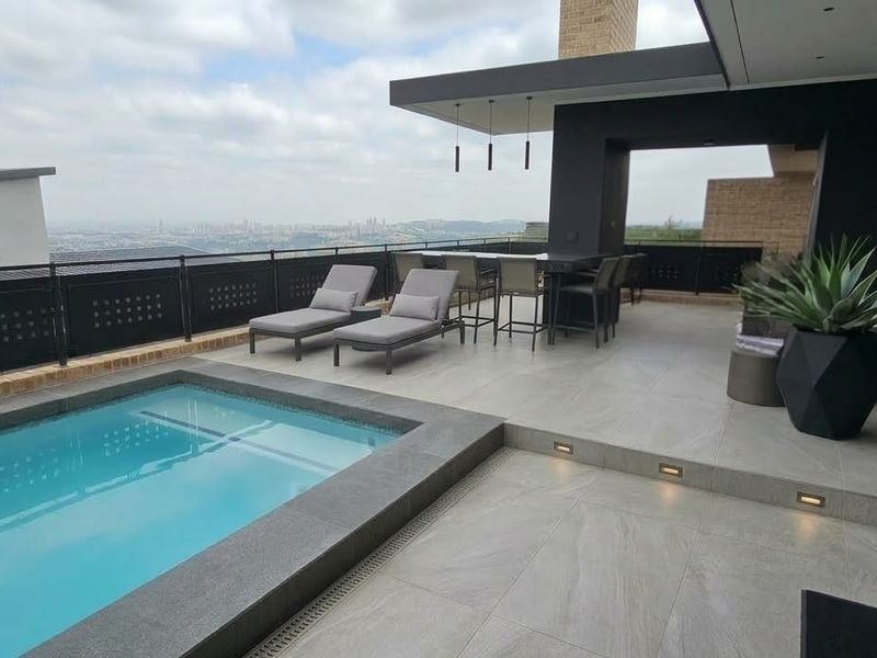 5 BEDROOM DESIGNERS HOME IN NOORDHEUWEL  - Photo 2