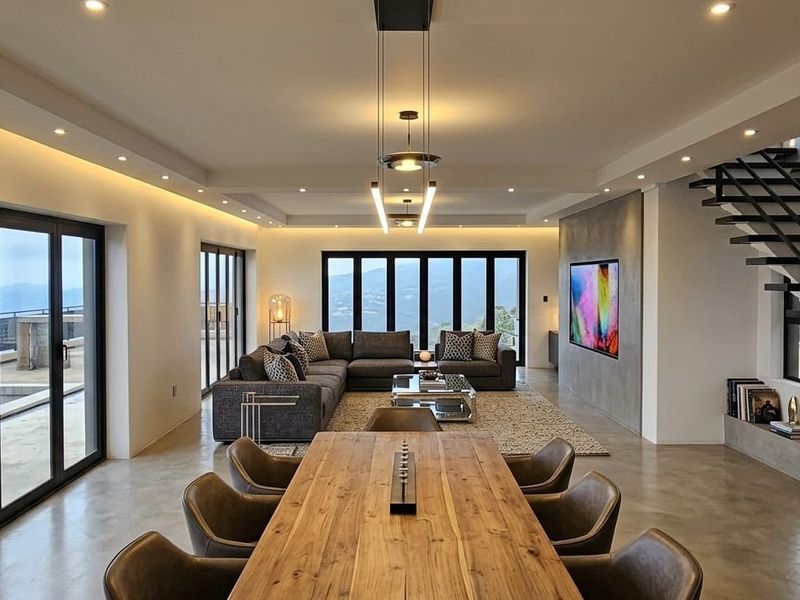 5 BEDROOM DESIGNERS HOME IN NOORDHEUWEL  - Photo 10
