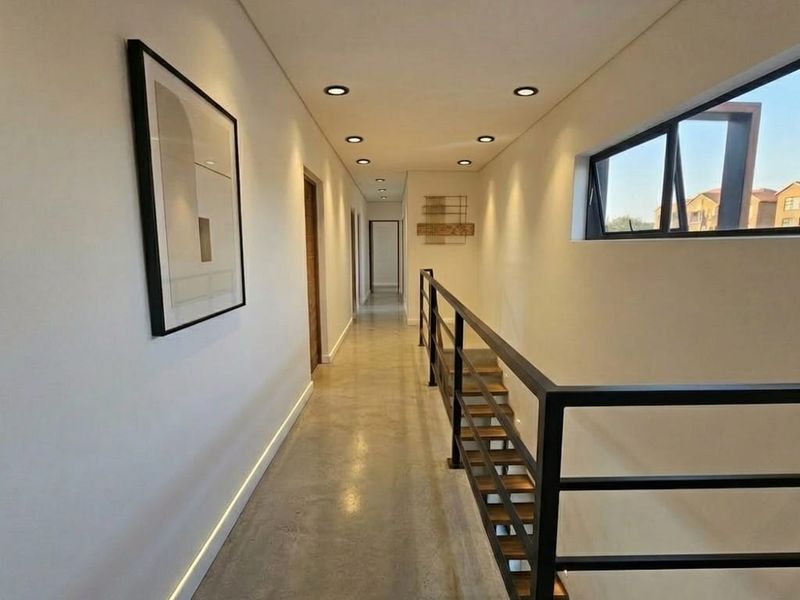 5 BEDROOM DESIGNERS HOME IN NOORDHEUWEL  - Photo 9