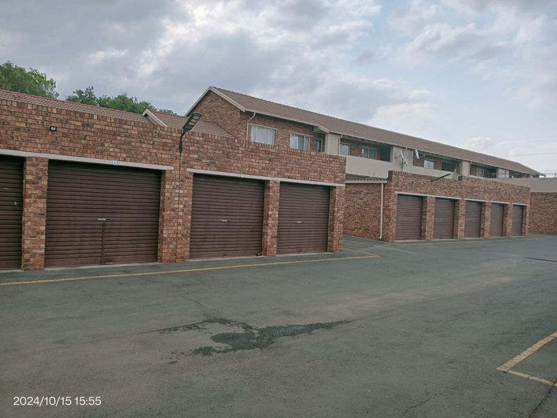 Secure, Cozy 3-Bedroom Home in Terenure Complex! - Photo 9