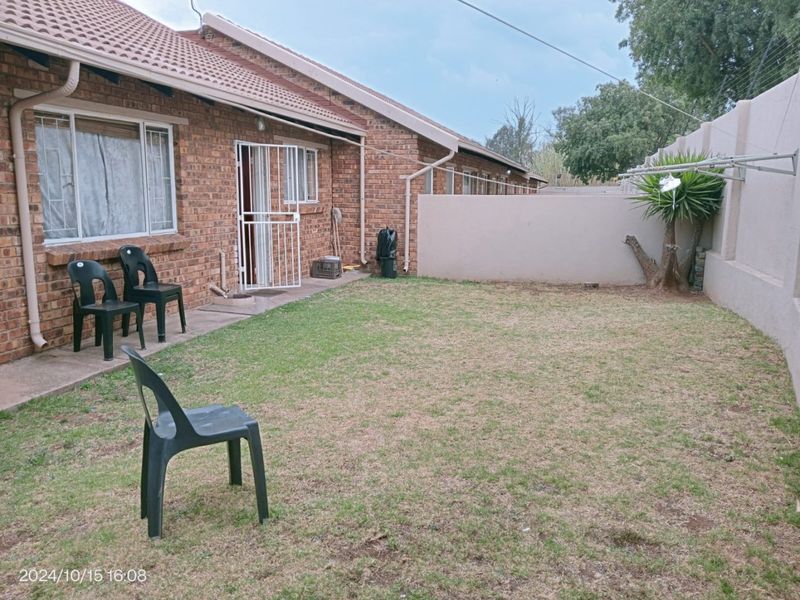 Secure, Cozy 3-Bedroom Home in Terenure Complex! - Photo 7