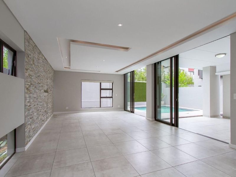 Modern 4 bedroom house in Craigavon. - Photo 8