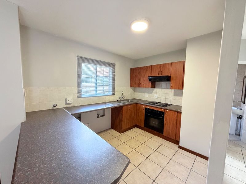 2 Bedroom 2 Bathroom Townhouse for rent - Photo 7