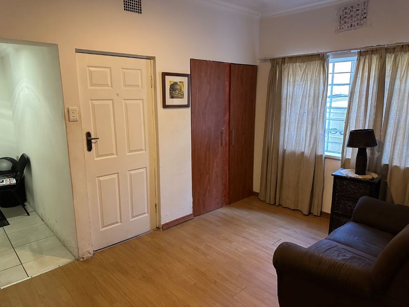 Furnished Bachelor Apartment to Rent in Elton Hill.  - Photo 2