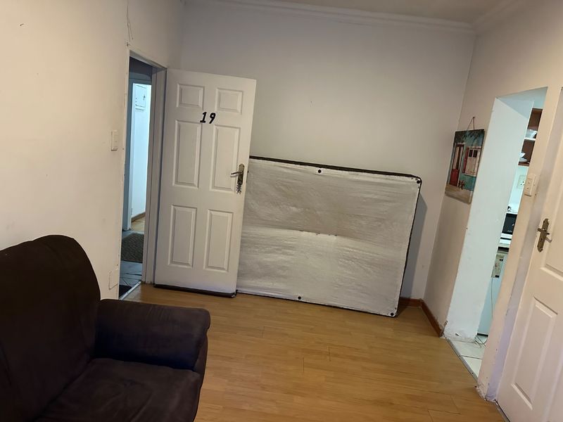 Furnished Bachelor Apartment to Rent in Elton Hill.  - Photo 4