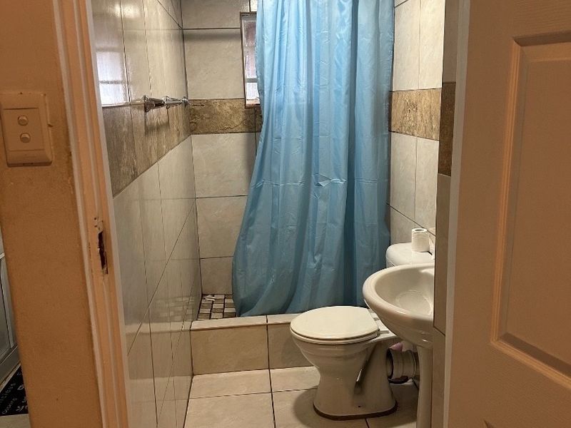 Furnished Bachelor Apartment to Rent in Elton Hill.  - Photo 5