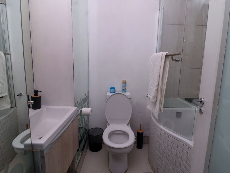 2 Bedroom 1 Bathroom for Sale - Photo 10