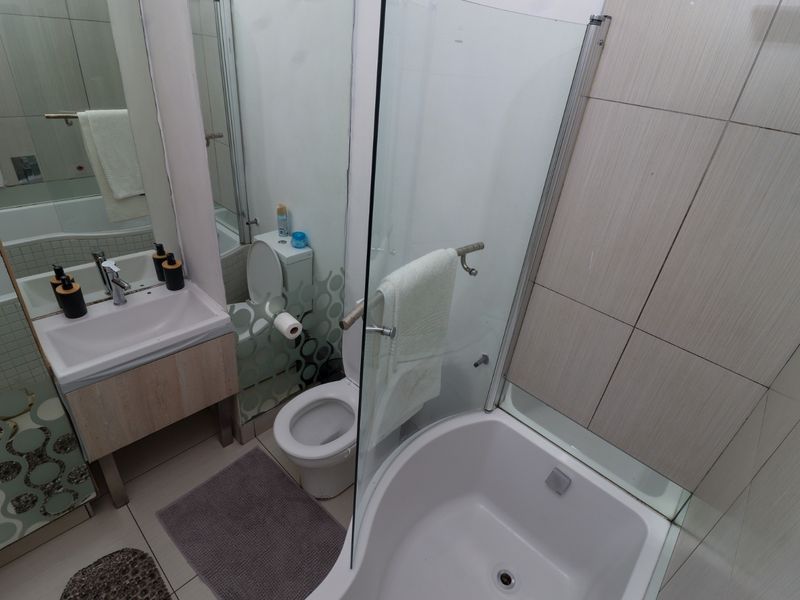 2 Bedroom 1 Bathroom for Sale - Photo 9