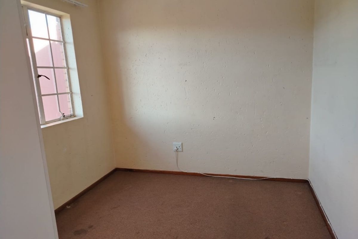 A Beautiful 2 bedroom Apartment at Pebble Falls - Photo 5