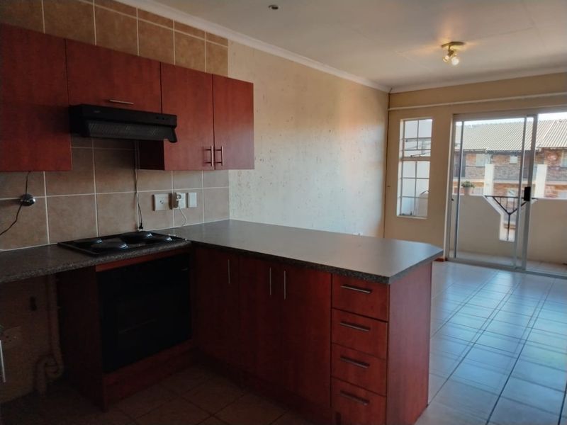 A Beautiful 2 bedroom Apartment at Pebble Falls - Photo 2