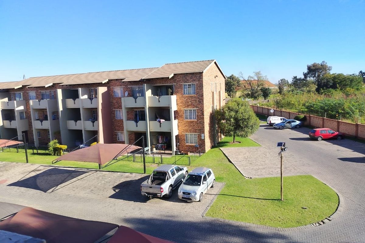 A Beautiful 2 bedroom Apartment at Pebble Falls - Photo 3