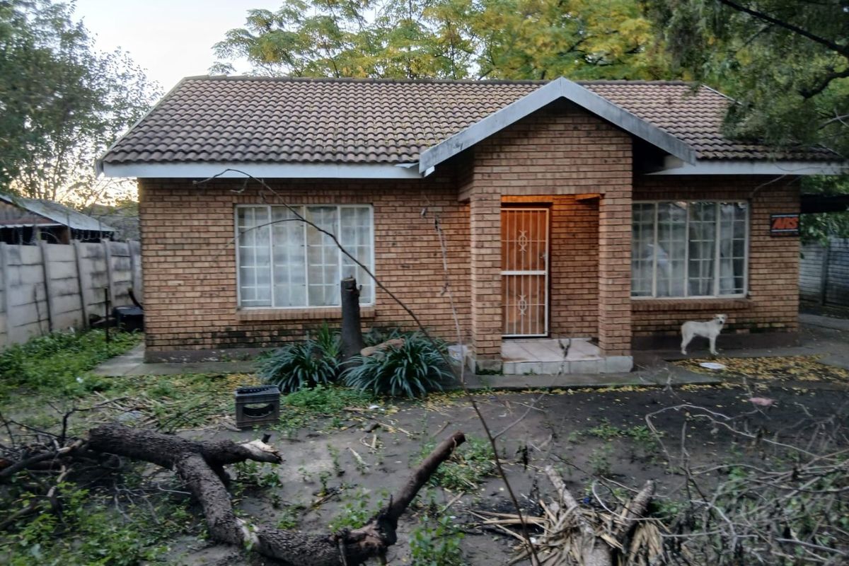 2 Bedroom Sectional Title Home for Sale in Ooseinde  - Photo 3