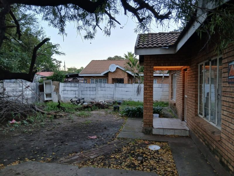 2 Bedroom Sectional Title Home for Sale in Ooseinde  - Photo 8