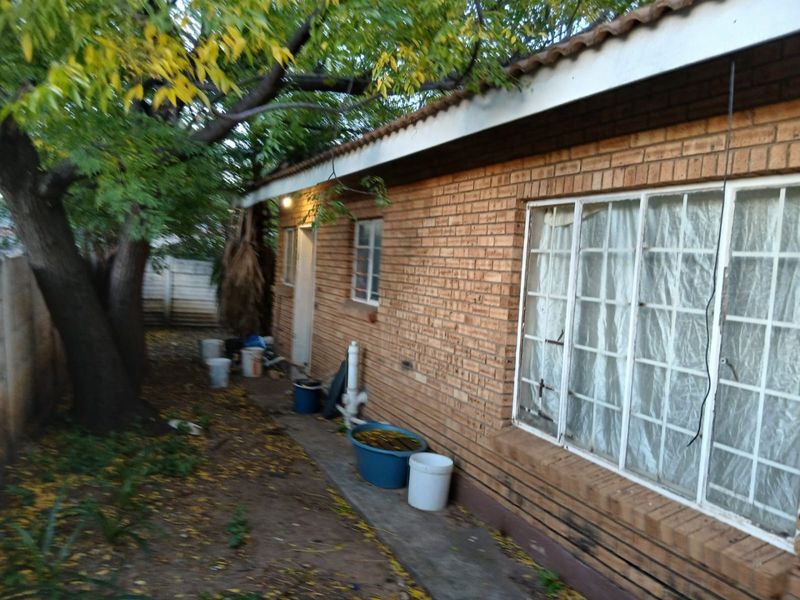 2 Bedroom Sectional Title Home for Sale in Ooseinde  - Photo 7