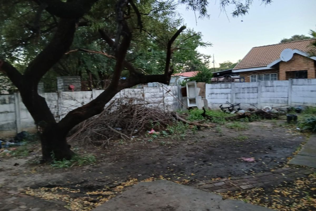 2 Bedroom Sectional Title Home for Sale in Ooseinde  - Photo 4