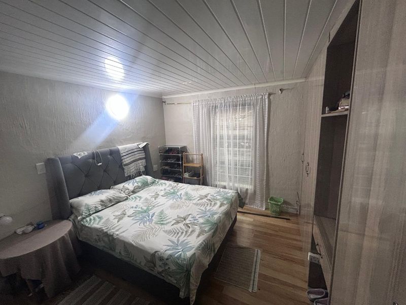 Lovely move in ready family home situated in Portlands - Photo 9