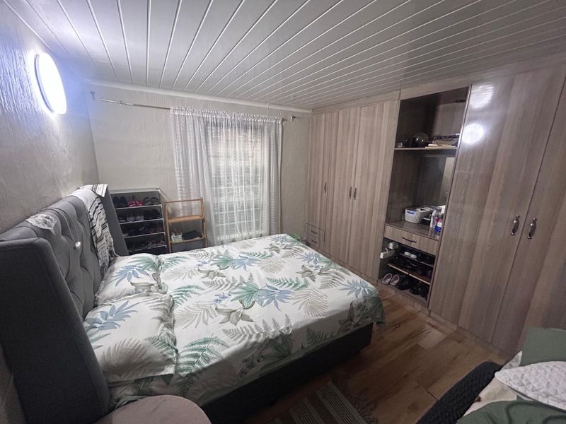 Lovely move in ready family home situated in Portlands - Photo 8