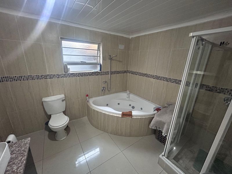 Lovely move in ready family home situated in Portlands - Photo 6
