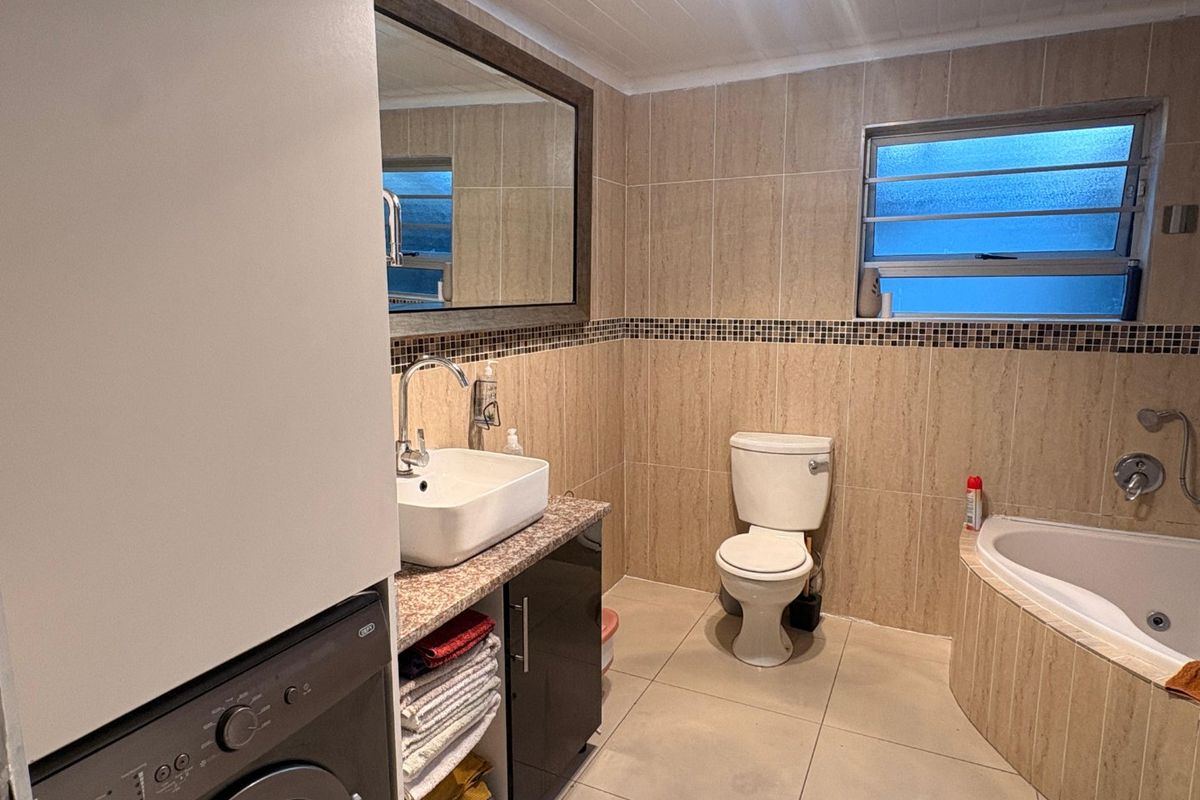 Lovely move in ready family home situated in Portlands - Photo 5