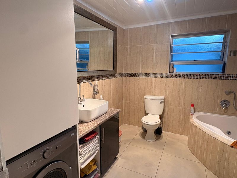 Lovely move in ready family home situated in Portlands - Photo 5
