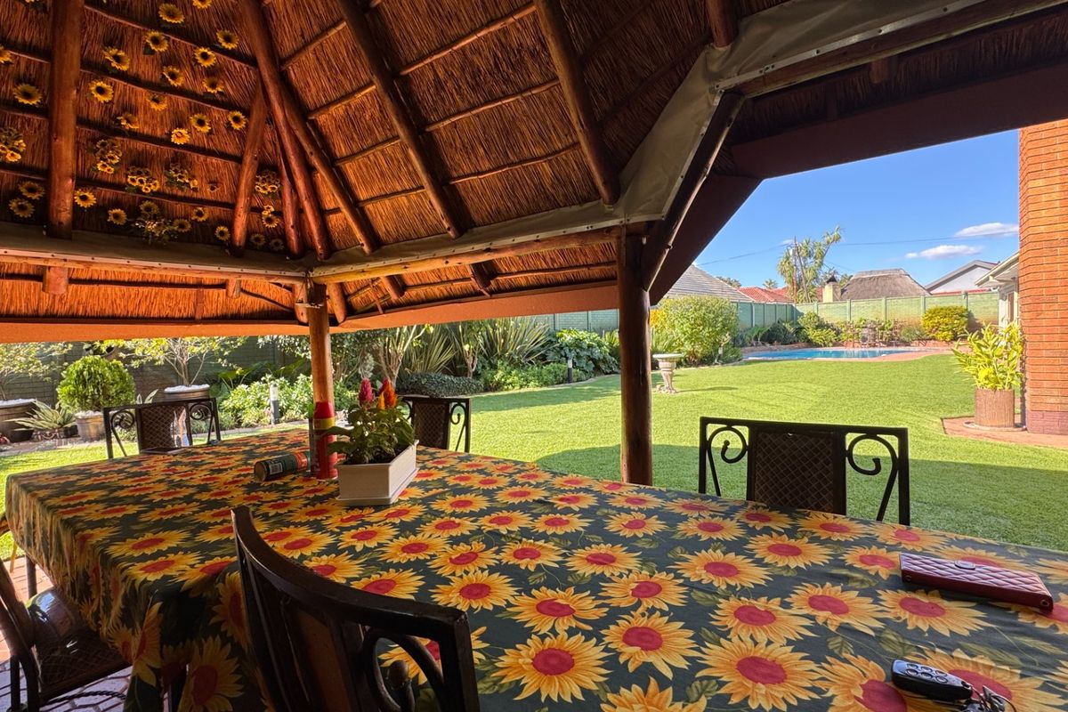 The Complete Package in Risiville - Photo 4