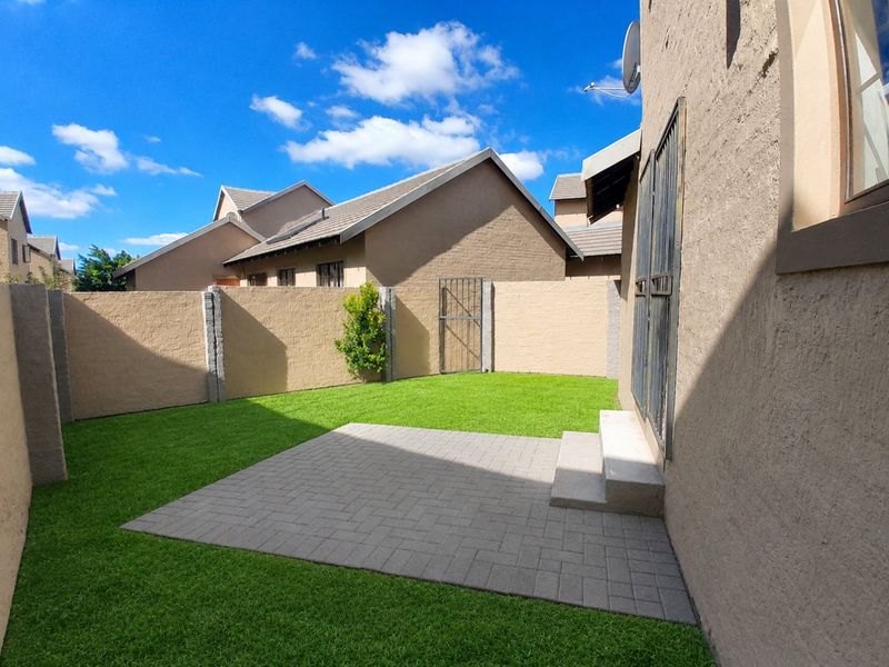 2 Bed 1 bath modern duplex townhouse for sale in Noordwyk - Photo 9