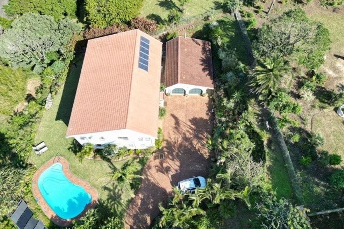 Exceptional Coastal Home in Elysium with Uninterrupted 180° Sea Views - Photo 4