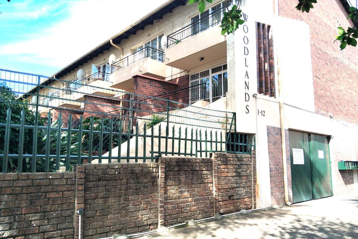 Charming Randburg Townhouse with Fibre and Garden - Photo 2
