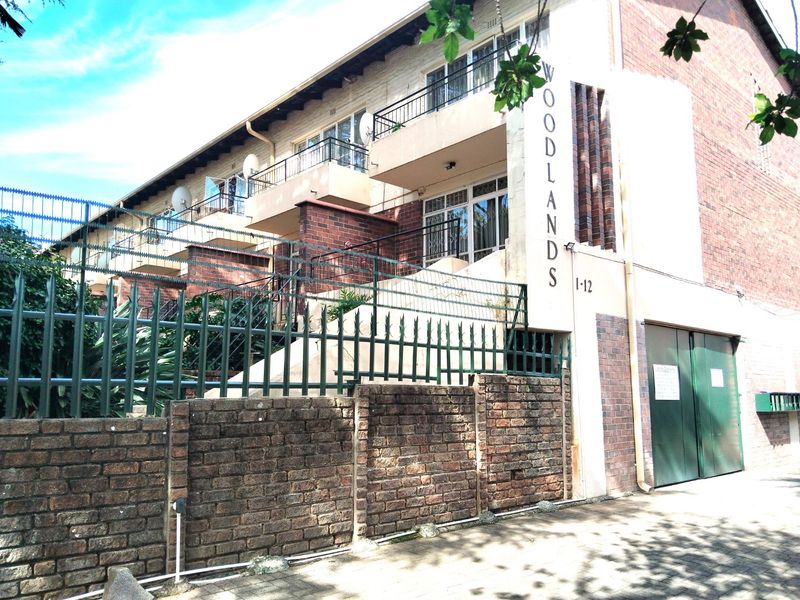 Charming Randburg Townhouse with Fibre and Garden - Photo 2