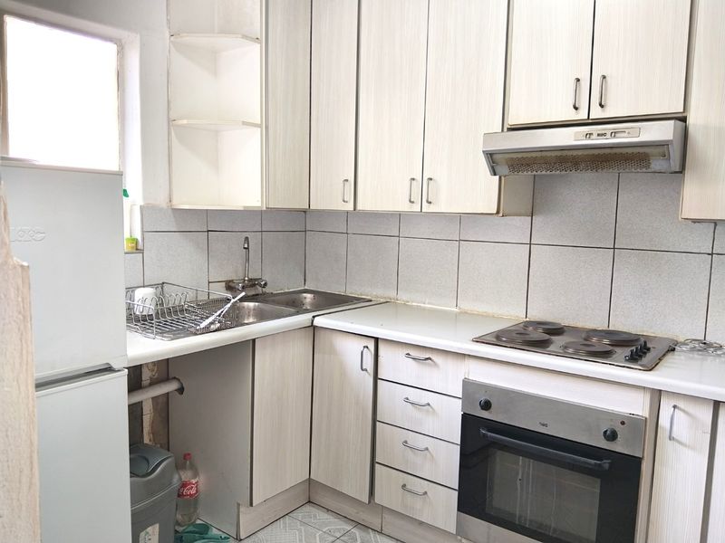 Charming Randburg Townhouse with Fibre and Garden - Photo 9