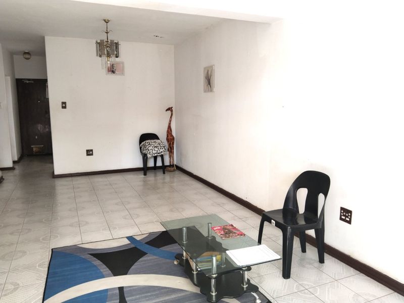 Charming Randburg Townhouse with Fibre and Garden - Photo 8