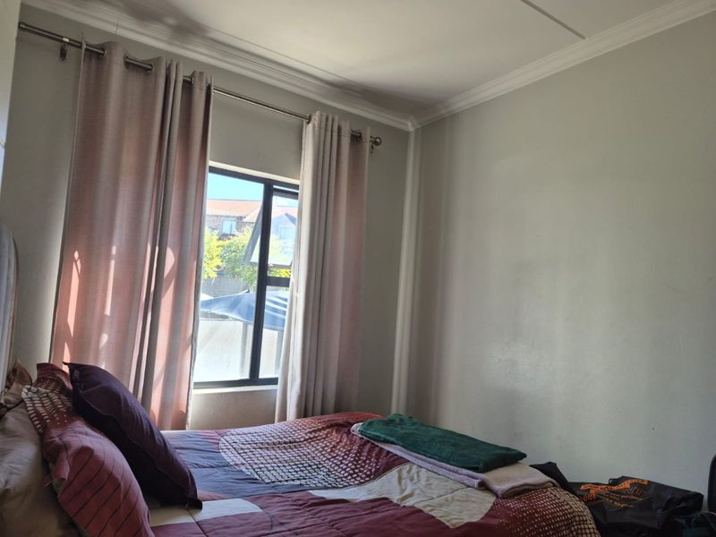 Modern 1 Bedroom Apartment  For Sale in The Heights, Halfway Gardens, Midrand  - Photo 6
