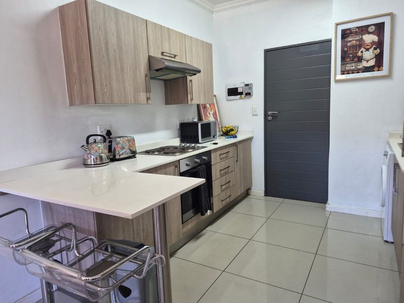 Modern 1 Bedroom Apartment  For Sale in The Heights, Halfway Gardens, Midrand  - Photo 2