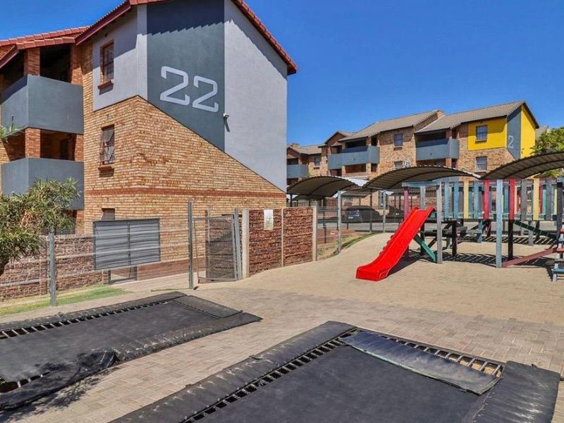 Chic 1 bed flat in Erand Gardens living bright - Photo 10