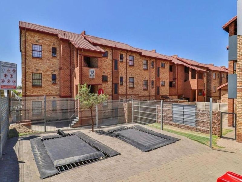 Chic 1 bed flat in Erand Gardens living bright - Photo 9