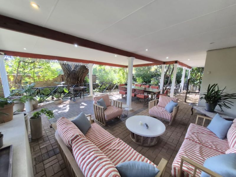 Elegant Family Home on large 1487m2 Corner Stand - Photo 3