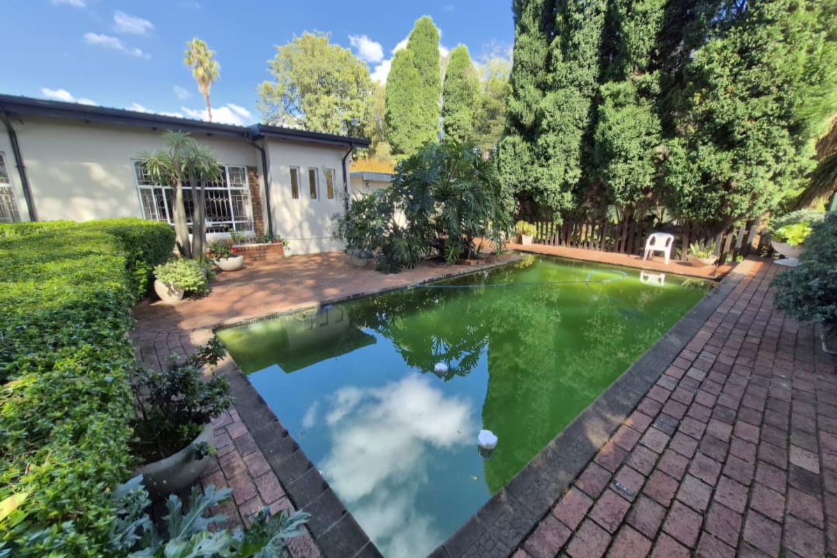 Elegant Family Home on large 1487m2 Corner Stand - Photo 4